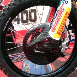 CMT CARBON FRONT DISC GUARD HONDA CR 125/250 02-07 & CRF 250/450R 16-22 (260/270mm BRAKE DISC)